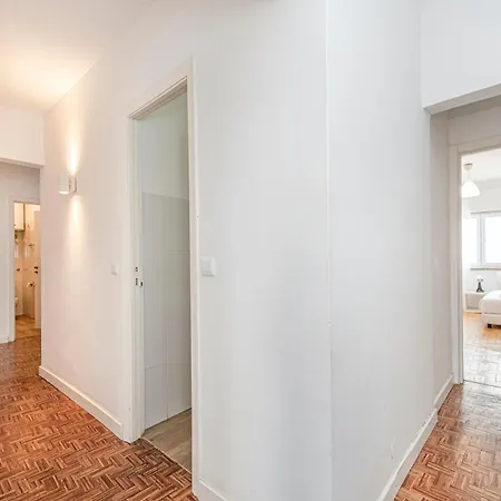 Lägenhet Houze Spacious Near Marques De Pombal *